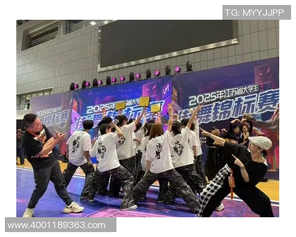 深圳街舞队的团队协作与创新精神探讨：舞动中的默契与激情