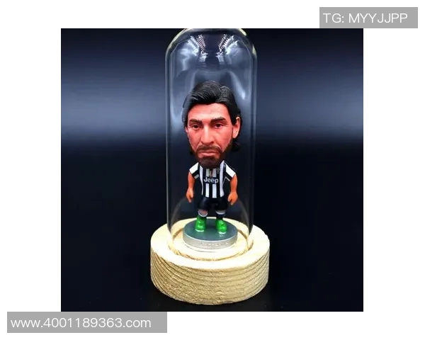 足球明星水晶摆件精美展示与收藏价值解析 足球明星水晶摆件精美展示与收藏价值解析